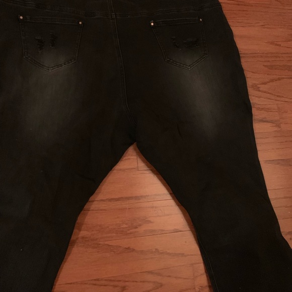 Black distressed boyfriend jeans by Simply Be NWT - Picture 4 of 6